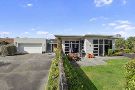 Photo of property in 5 Oldfield Court, Huntington, Hamilton, 3210