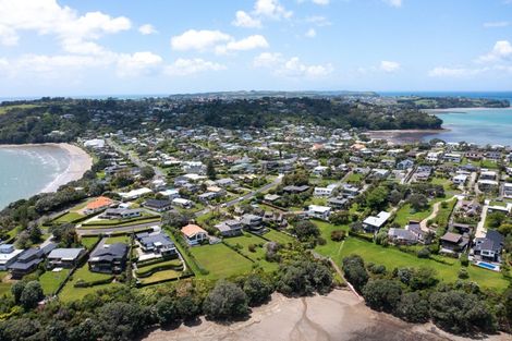 Photo of property in 42a Tindalls Bay Road, Tindalls Beach, Whangaparaoa, 0930