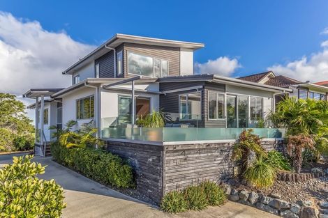 Photo of property in 515 Whangaparaoa Road, Stanmore Bay, Whangaparaoa, 0932
