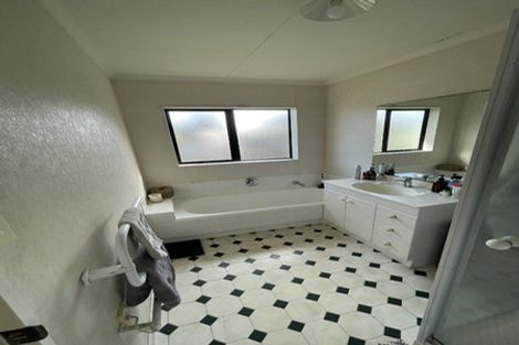 Photo of property in 3 Foxley Place, Burswood, Auckland, 2013