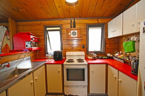 Photo of property in 50 Messenger Terrace, Oakura, 4314