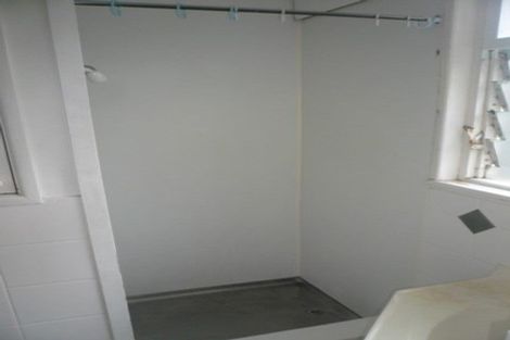 Photo of property in 17 Kelston Street, New Lynn, Auckland, 0600