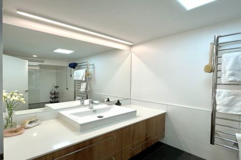 Photo of property in 2/83 Hinemoa Street, Birkenhead, Auckland, 0626
