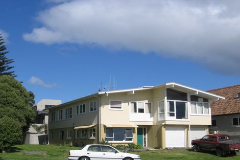 Photo of property in 65 Marine Parade, Mount Maunganui, 3116