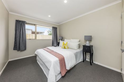 Photo of property in 20a Waterview Road West, Takanini, 2112