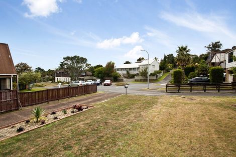 Photo of property in 5 Tadley Court, Goodwood Heights, Auckland, 2105