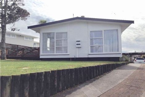 Photo of property in 61 Juniper Road, Sunnynook, Auckland, 0620