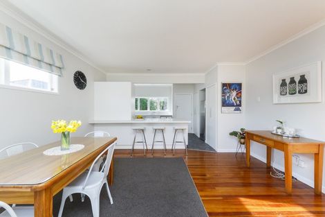 Photo of property in 17 Manawatu Street, Hokowhitu, Palmerston North, 4410