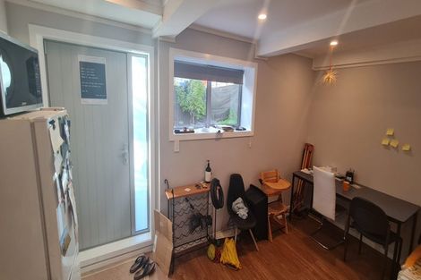 Photo of property in 1/4 James Scott Place, Te Atatu South, Auckland, 0602