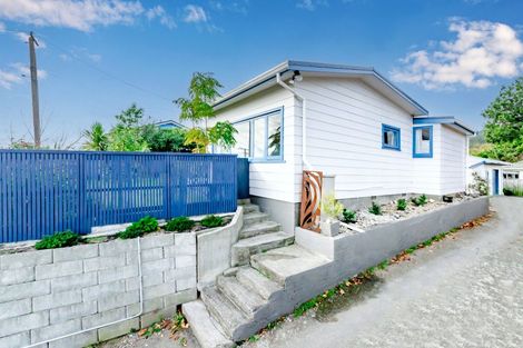 Photo of property in 36 Moana Road, Paraparaumu, 5032