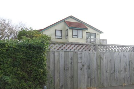 Photo of property in 21 Mana Esplanade, Paremata, Porirua, 5026