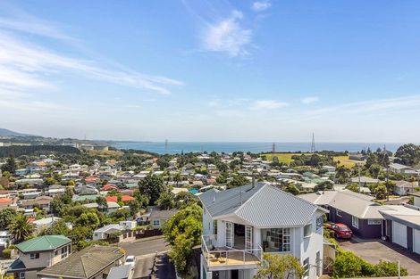 Photo of property in 6 Scott Street, Moturoa, New Plymouth, 4310