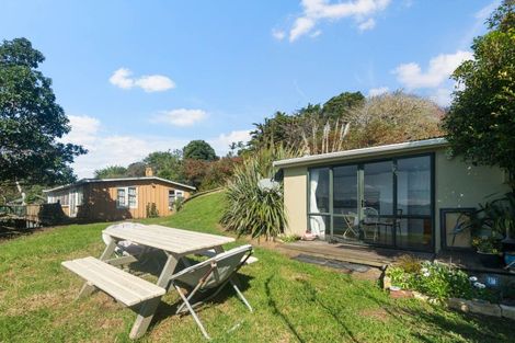 Photo of property in 4 Queens View Road, Russell, 0202