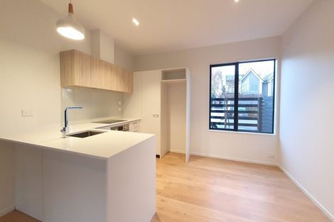 Photo of property in 21 Landsdowne Terrace, Cashmere, Christchurch, 8022