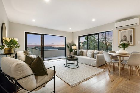 Photo of property in 5 Island Bay Road, Beach Haven, Auckland, 0626