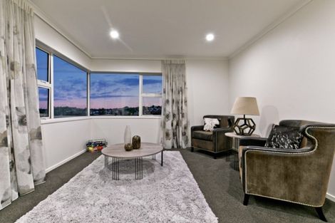 Photo of property in 5 Tuatini Place, Long Bay, Auckland, 0630