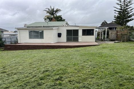 Photo of property in 7 Barrys Road, Glendene, Auckland, 0602