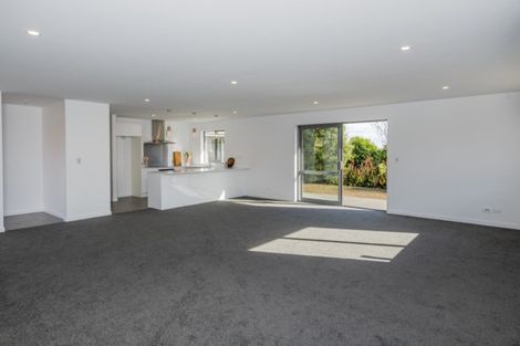 Photo of property in 25 Barry Curtis Place, Levin, 5510