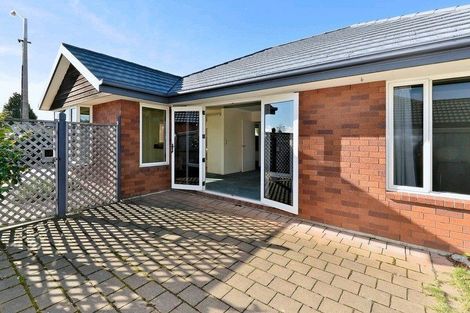 Photo of property in 393 Yaldhurst Road, Russley, Christchurch, 8042