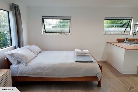 Photo of property in 7 Sullivan Avenue, Mangere Bridge, Auckland, 2022