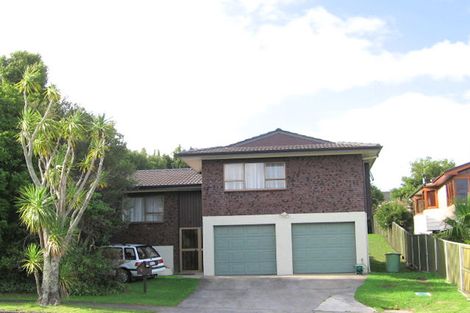 Photo of property in 90 Prince Regent Drive, Half Moon Bay, Auckland, 2012