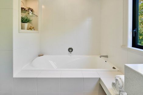 Photo of property in 15 Hautana Square, Woburn, Lower Hutt, 5010