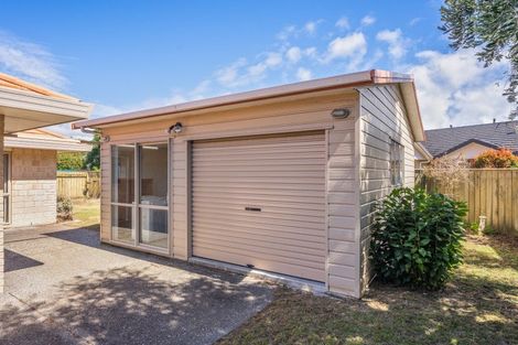 Photo of property in 5 Ashleigh Way, Waikanae Beach, Waikanae, 5036