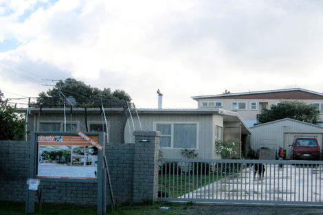 Photo of property in 23 Walton Road, Paraparaumu Beach, Paraparaumu, 5032