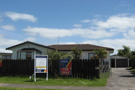 Photo of property in 98 Maplesden Drive, Clendon Park, Auckland, 2103