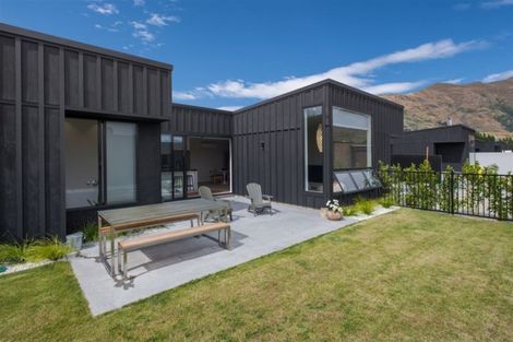 Photo of property in 7 Stackbrae Avenue, Wanaka, 9305