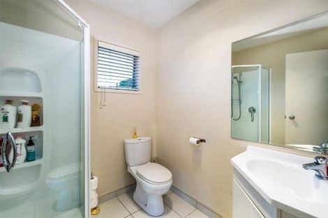 Photo of property in 20 Beechwood Road, Rothesay Bay, Auckland, 0630