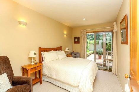 Photo of property in 3b Kawaroa Close, New Plymouth, 4310