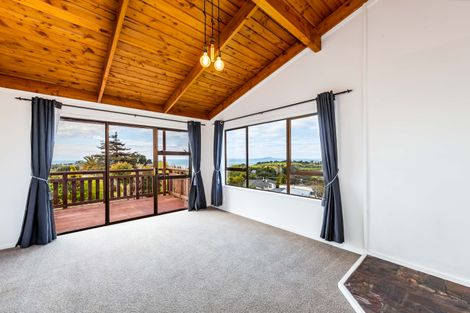 Photo of property in 70 Wade River Road, Stanmore Bay, Whangaparaoa, 0932