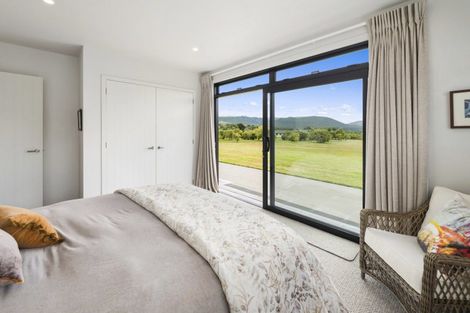 Photo of property in 32 Lacebark Drive, Kinloch, Taupo, 3377