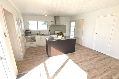 Photo of property in 18 Leaver Place, Weymouth, Auckland, 2103