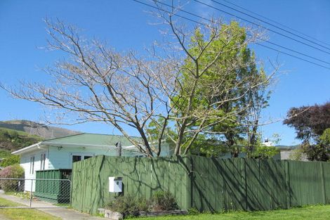 Photo of property in 5 Palm Avenue, Stoke, Nelson, 7011