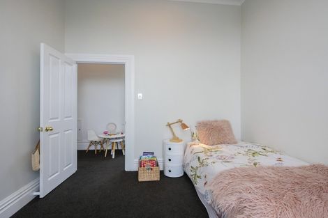 Photo of property in 114 Highgate, Roslyn, Dunedin, 9010