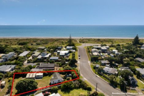 Photo of property in 26 The Avenue, Otaki Beach, Otaki, 5512