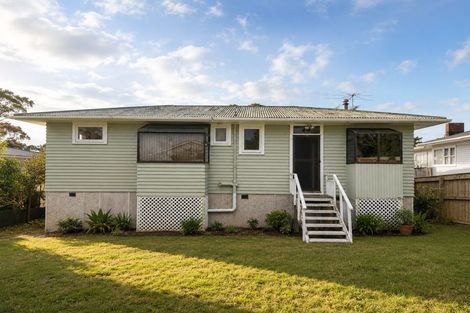 Photo of property in 11 Noall Street, Te Atatu Peninsula, Auckland, 0610