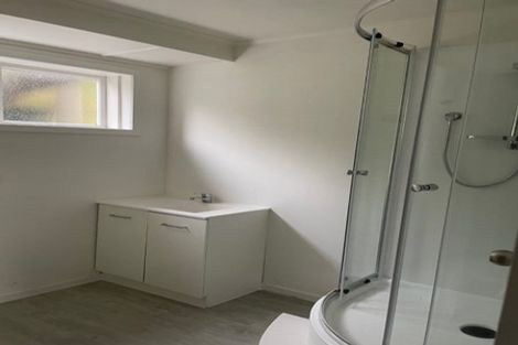 Photo of property in 68 Gladstone Road, Northcote, Auckland, 0627