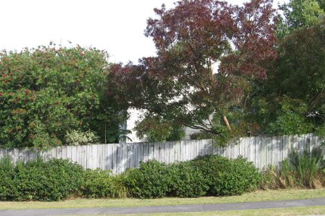 Photo of property in 1/3 Phillipa Place, Browns Bay, Auckland, 0630