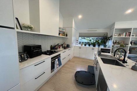 Photo of property in 13a Lorna Street, Lynmouth, New Plymouth, 4310