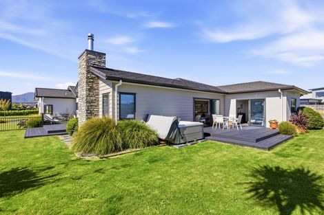 Photo of property in 6 Tuhua Close, Wharewaka, Taupo, 3330