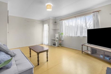 Photo of property in 76 Brandon Street, Featherston, 5710