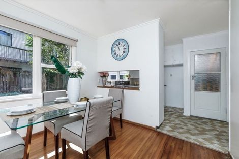 Photo of property in 49 Totaravale Drive, Totara Vale, Auckland, 0629