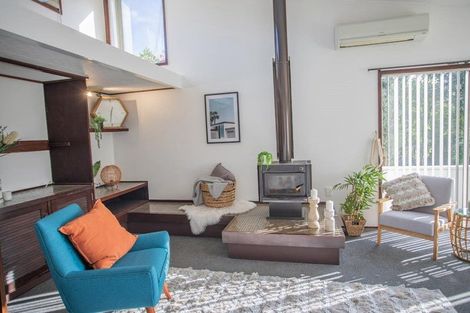 Photo of property in 2 Puketiro Place, Paihia, 0200