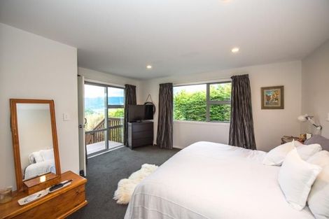 Photo of property in 29 Mcewen Crescent, Riverstone Terraces, Upper Hutt, 5018