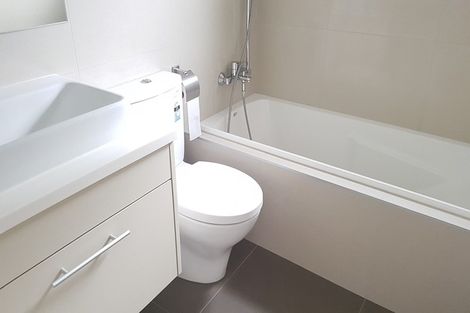 Photo of property in 4/109 Shakespeare Road, Milford, Auckland, 0620