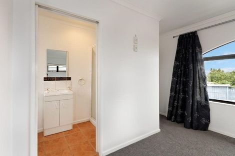 Photo of property in 147a View Road, Sunnyvale, Auckland, 0612