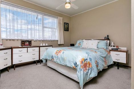 Photo of property in 21 Battle Place, Glenfield, Auckland, 0629